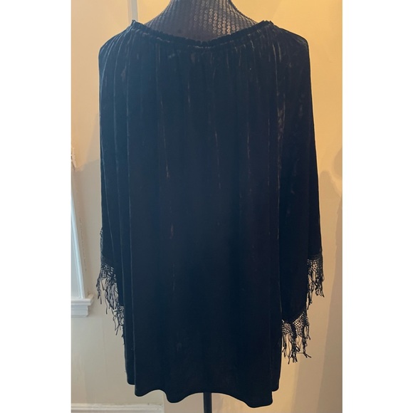Mellisa Paige Black Crushed Velvet Fringe Boho Top Size 1X - Picture 5 of 12